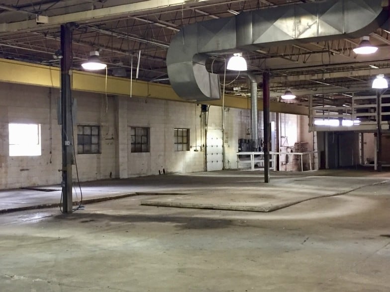 More Photos Of 885 Anita Ave, Antioch Manufacturing For Sale