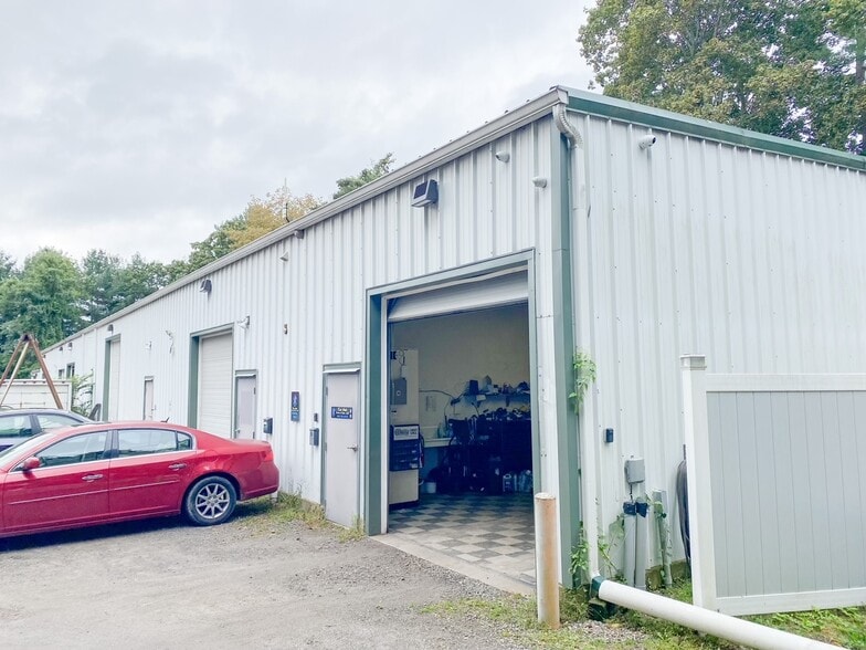 More Photos Of 65 Kingsbury Ave, Tolland Warehouse For Lease