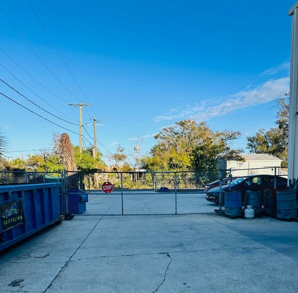 More Photos Of 4506 Quality Ln, Tampa Warehouse For Sale