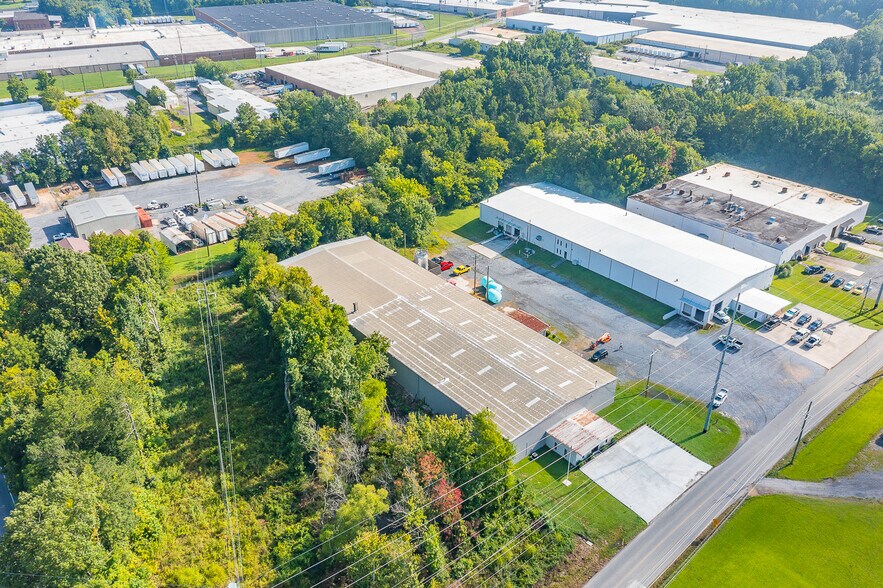 More Photos Of 506 Bear Creek Rd, Dalton Manufacturing For Sale