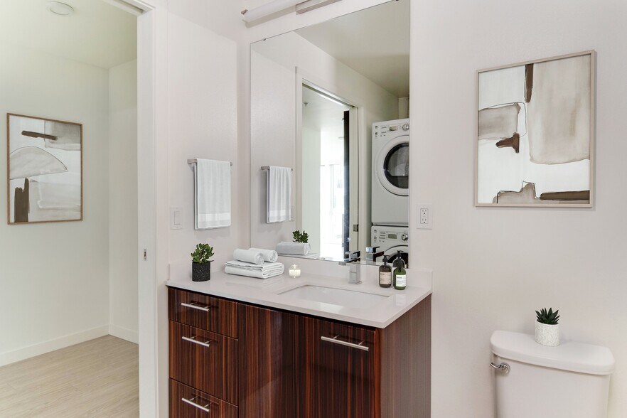 More Photos Of 1319 NE 65th St, Seattle Apartments For Sale