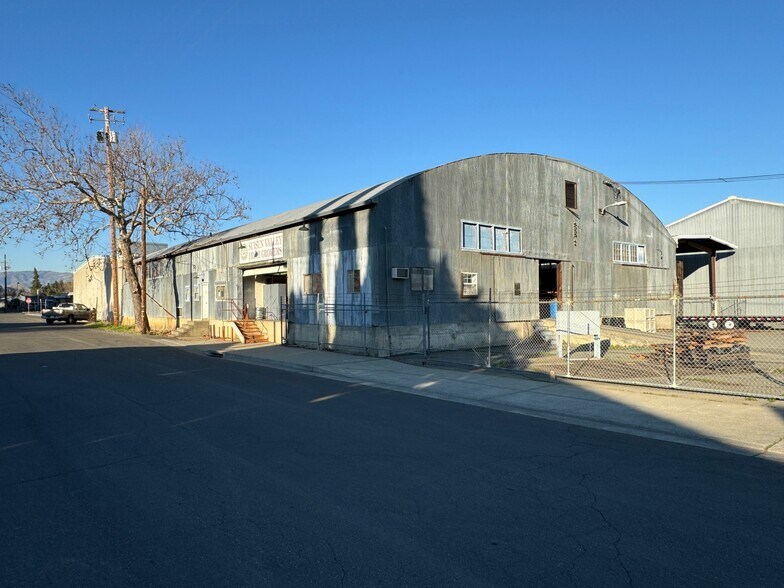 More Photos Of 11 E Abbey St, Winters Warehouse For Sale