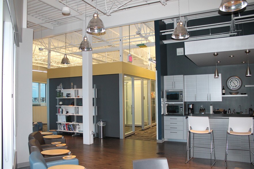 More Photos Of 375 Hagey Blvd, Waterloo Office For Lease
