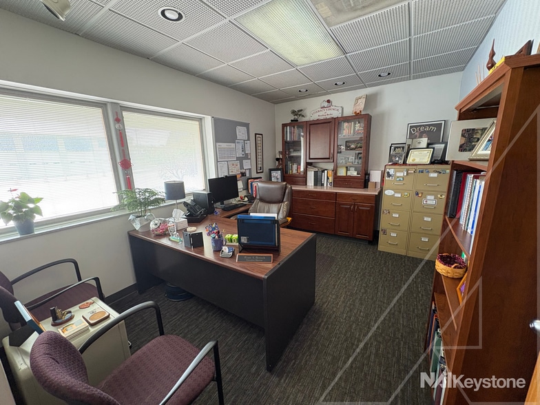 More Photos Of 35 S Dwight St, West Lawn Office For Sale