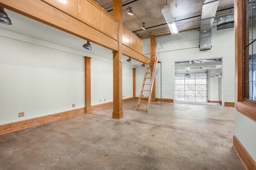 More Photos Of 2836 Lyndale Ave S, Minneapolis Office For Lease