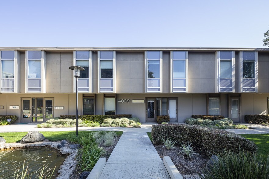 More Photos Of 4029 Westerly Pl, Newport Beach Office For Lease