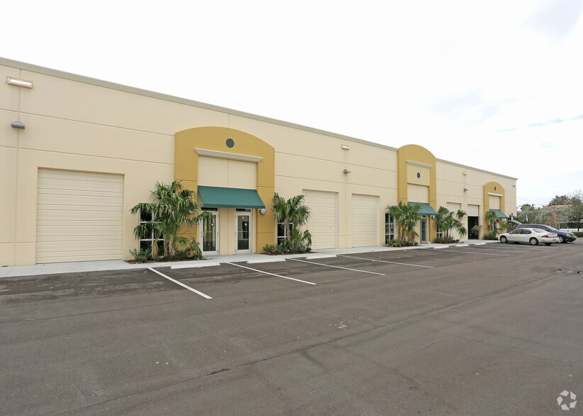 More Photos Of 10428 W State Road 84, Davie Warehouse For Lease
