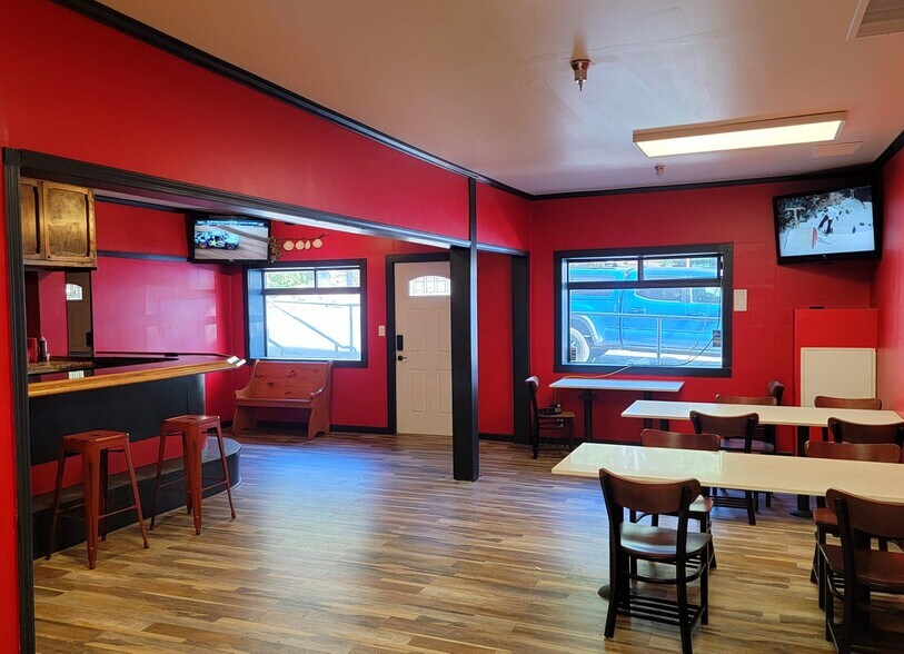 More Photos Of 2588 Highway 158, June Lake Storefront For Sale