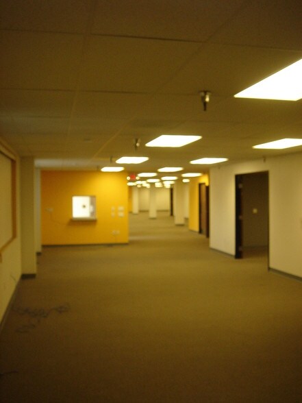 More Photos Of 12150 S Alameda St, Lynwood Office For Lease