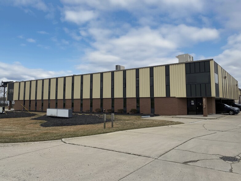 More Photos Of 25325-25371 Henry B Joy Blvd, Harrison Township Warehouse For Lease
