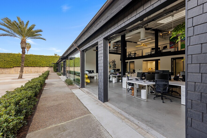 More Photos Of 236 S Sierra Ave, Solana Beach Loft Creative Space For Sale