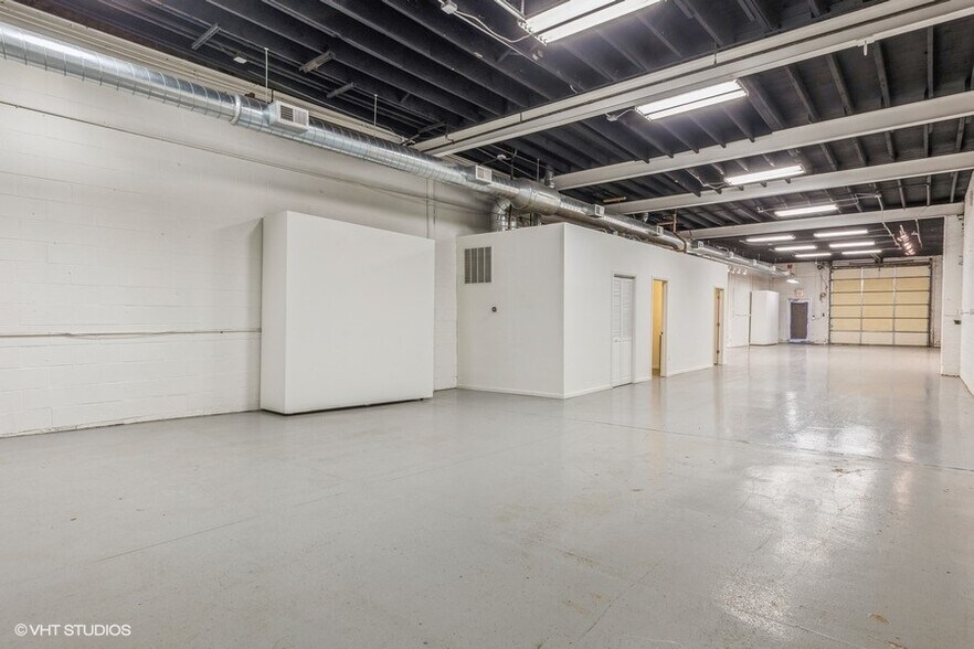 More Photos Of 2111 W. Grand Avenue, Chicago, IL, Chicago Warehouse For Lease