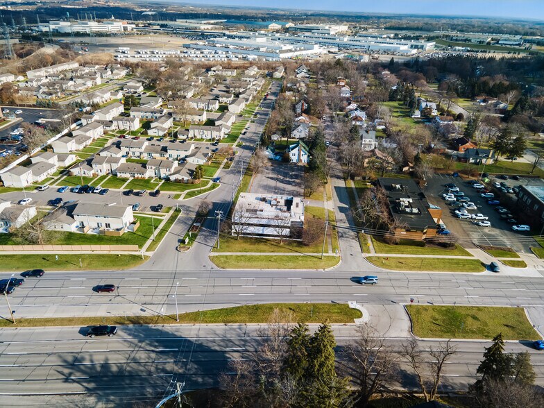 More Photos Of 44060 Woodward Ave, Bloomfield Hills Medical For Lease