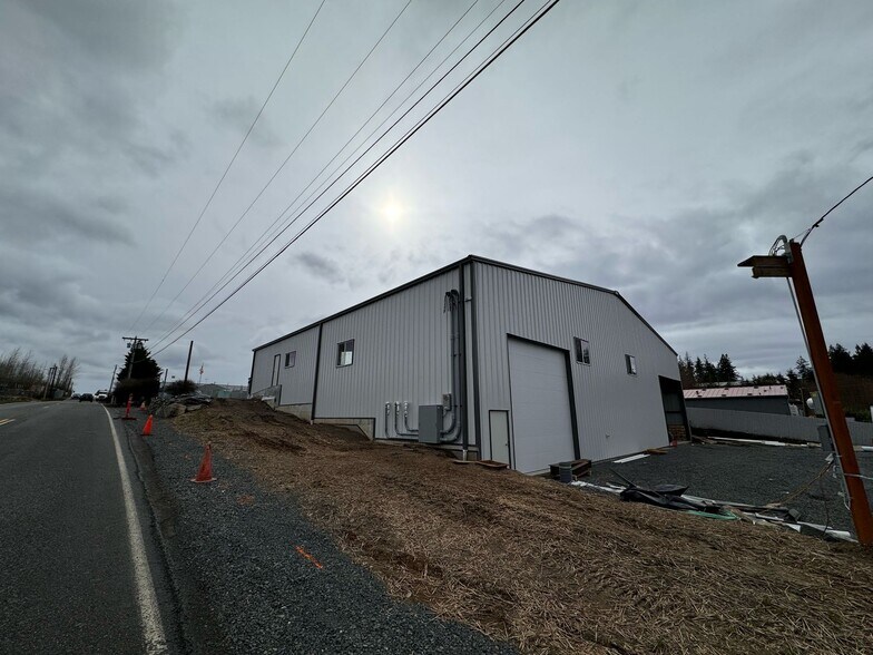 More Photos Of 7784 40th Ave W, Mukilteo Warehouse For Lease