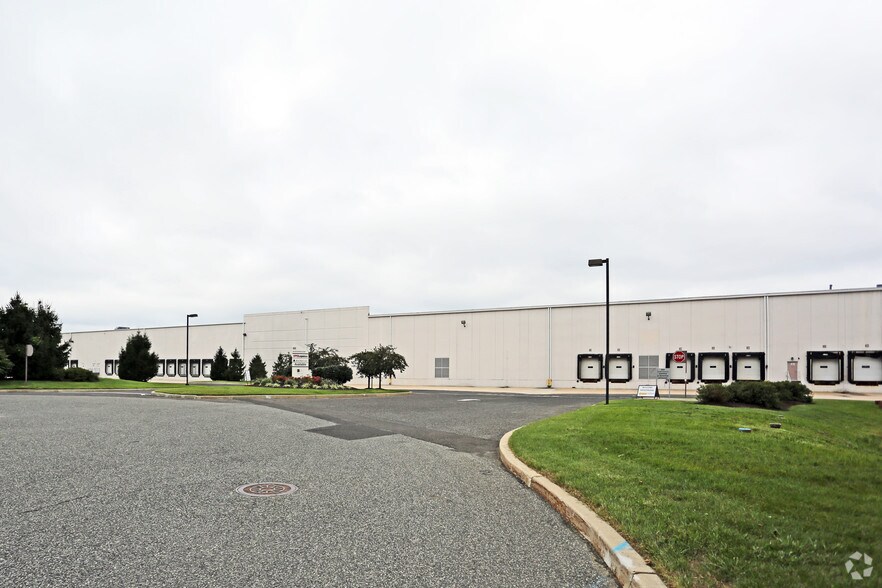 More Photos Of 800 Arlington Blvd, Swedesboro Warehouse For Lease