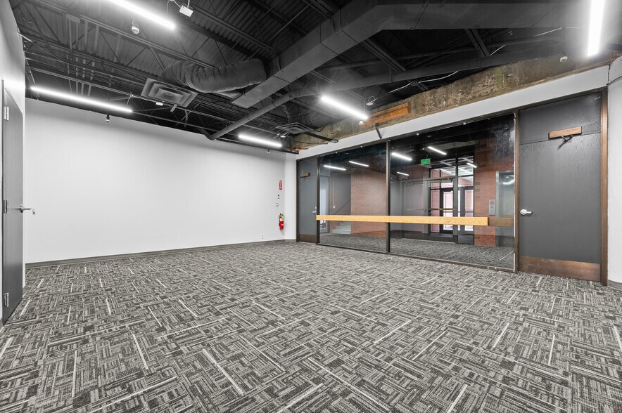 More Photos Of 1255 E Brickyard Rd, Salt Lake City Bank For Lease