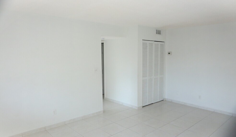 More Photos Of 724 NE 4th St, Hallandale Beach Apartments For Sale