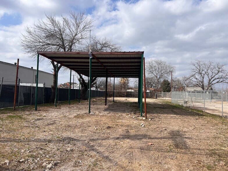 More Photos Of 6501 Enrique M Barrera Pky, San Antonio Industrial For Lease