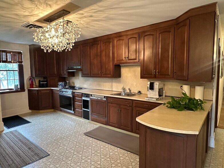 More Photos Of 601 Conestoga Rd, Villanova Office For Lease