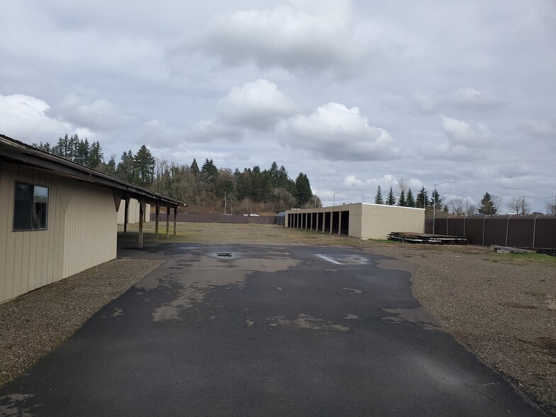 More Photos Of 3511 Boone Rd SE, Salem Distribution For Lease