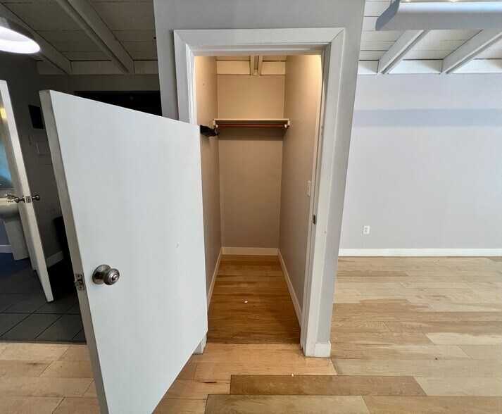 More Photos Of 6009 Melrose Ave, Los Angeles Loft Creative Space For Lease