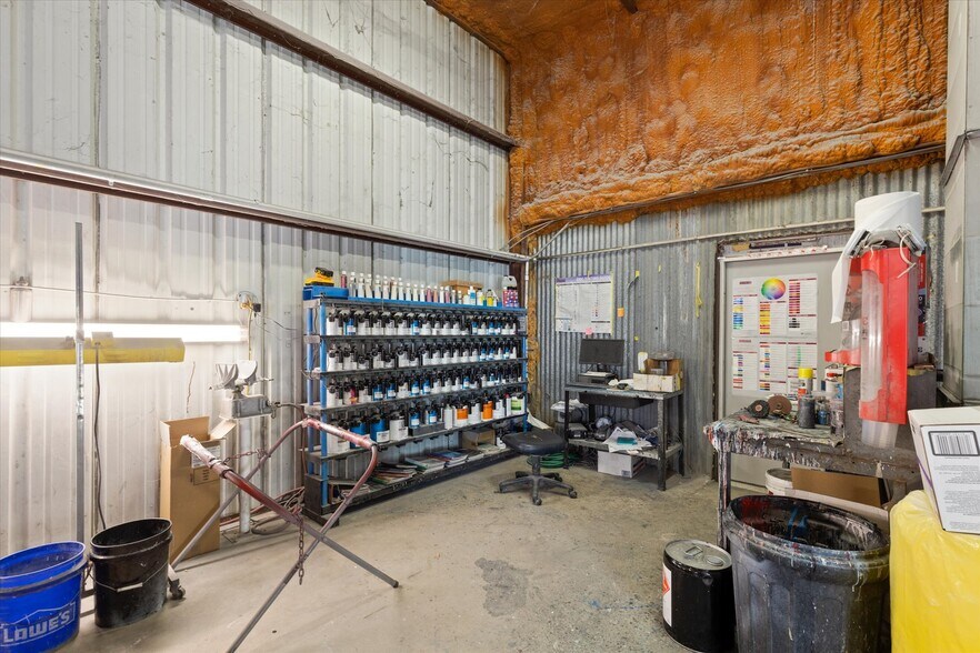 More Photos Of 725 Holmes Dr, Granbury Auto Repair For Sale