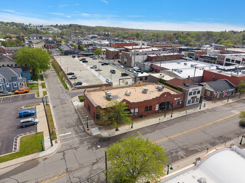 More Photos Of 130-150 E University Dr, Rochester Storefront Retail Office For Lease