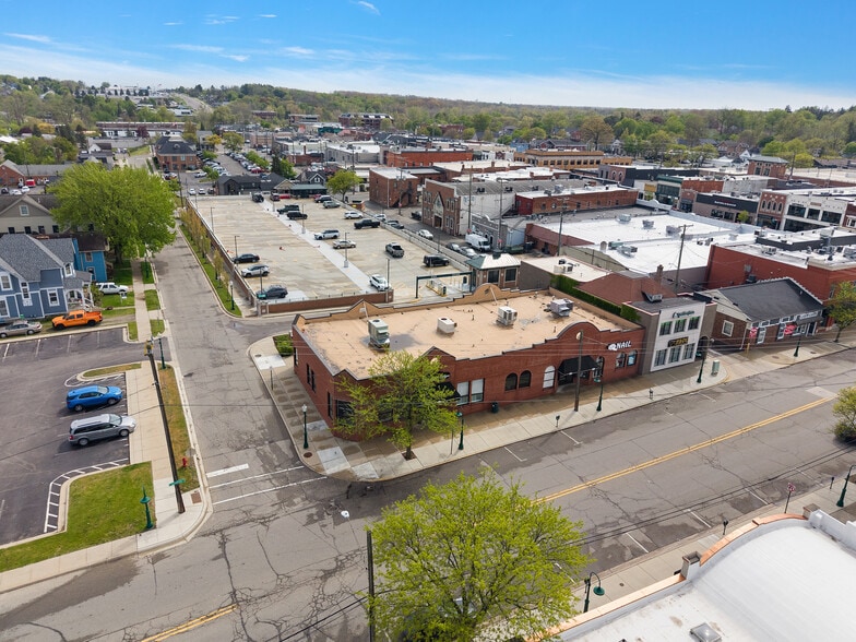 More Photos Of 150 E University Dr, Rochester Storefront Retail Office For Lease