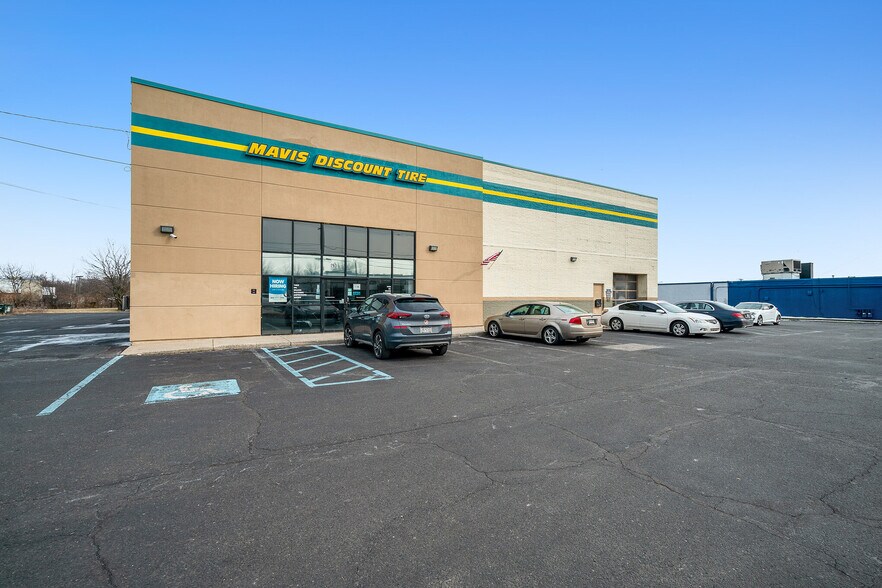 More Photos Of 763 Bethlehem Pike, Montgomeryville Freestanding For Sale