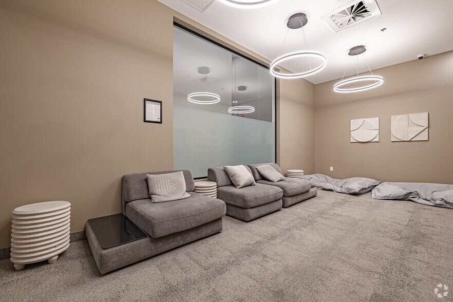 More Photos Of 300 Pl Charles-Le Moyne, Longueuil Apartments For Lease