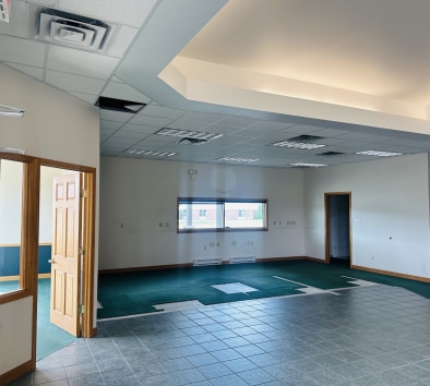 More Photos Of 810-818 Fox Ln, Waterford Freestanding For Lease