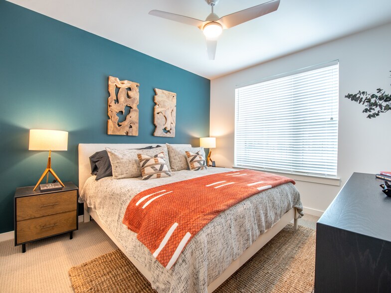 More Photos Of 411 W Commerce St, Dallas Apartments For Lease