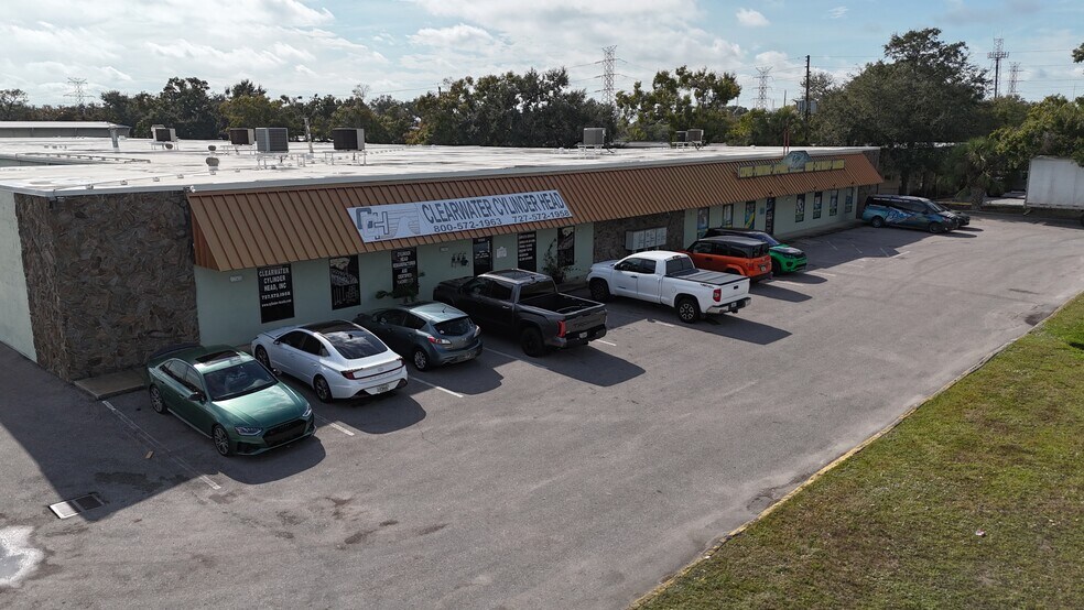 More Photos Of 5100 Ulmerton Rd, Clearwater Warehouse For Lease