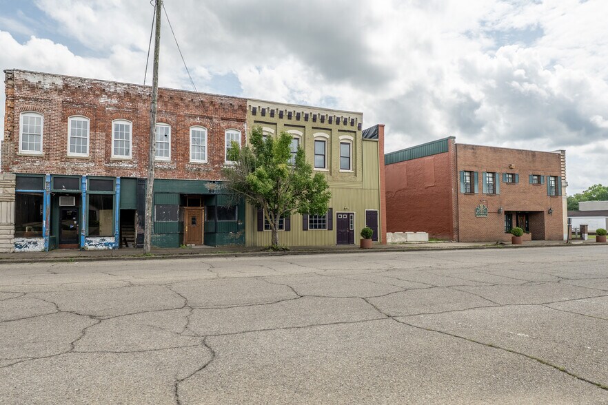 More Photos Of 24112 E 2nd St, Wellston Office For Sale