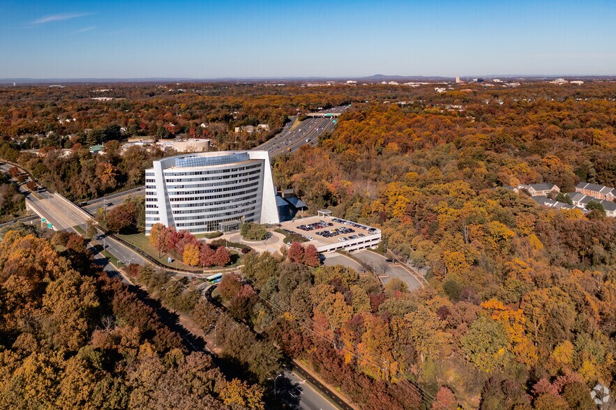 More Photos Of 1101 Wootton Pky, Rockville Office For Lease
