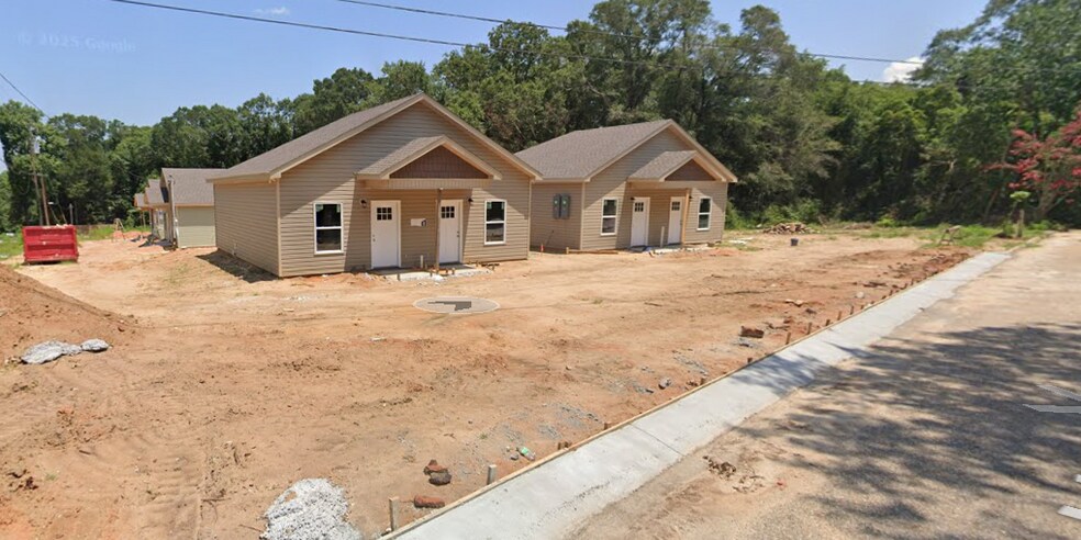 More Photos Of 122 Lisa Ct, Dothan Apartments For Sale
