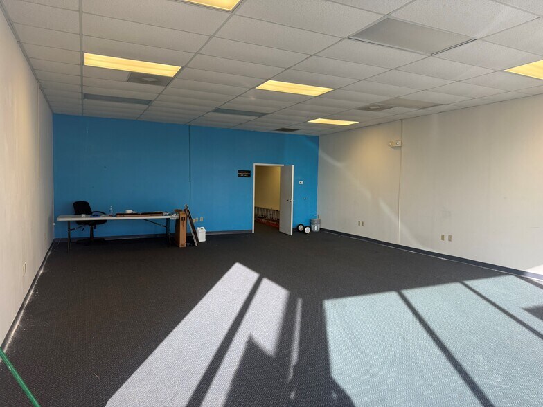 More Photos Of 706 Airline Blvd, Portsmouth Freestanding For Lease