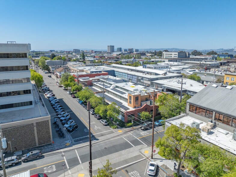 More Photos Of 950 Parker St, Berkeley Office For Sale