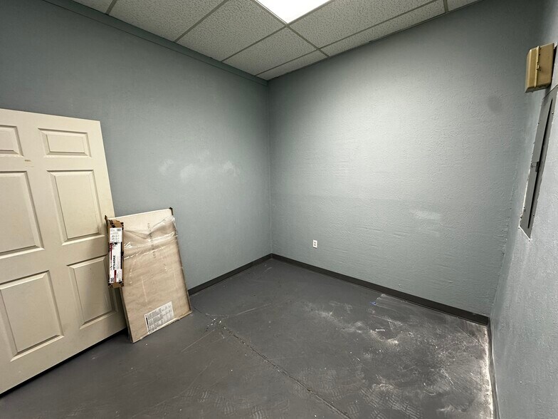 More Photos Of 2851 North Ave, Grand Junction Storefront Retail Office For Lease