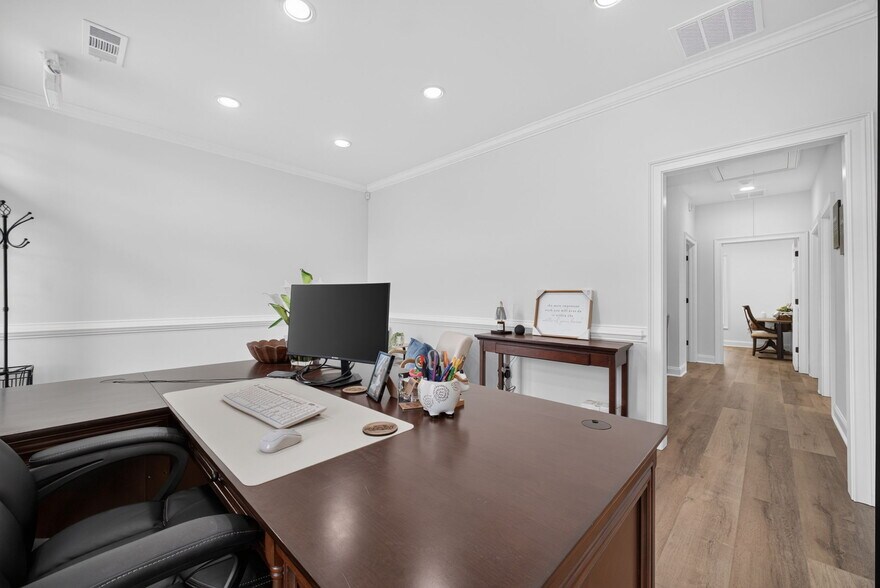 More Photos Of 155 Bankers Blvd, Monroe Business Park For Sale