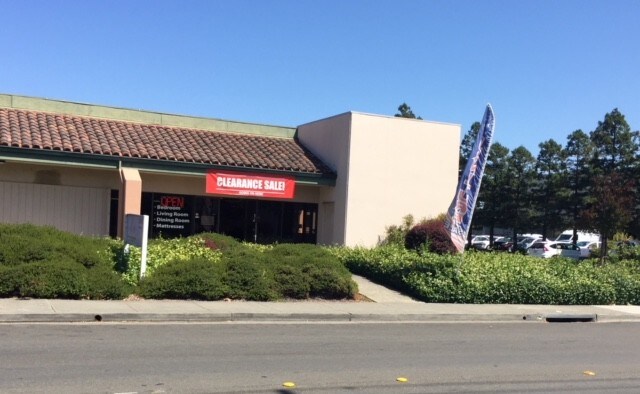 More Photos Of 3450 Airway Dr, Santa Rosa Showroom For Lease