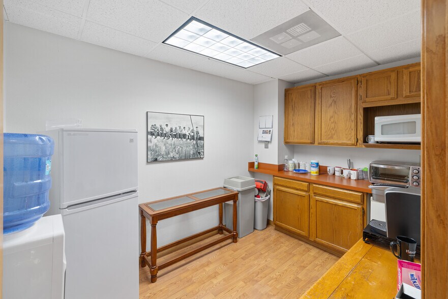 More Photos Of 4550 kearny villa Rd, San Diego Office For Sale