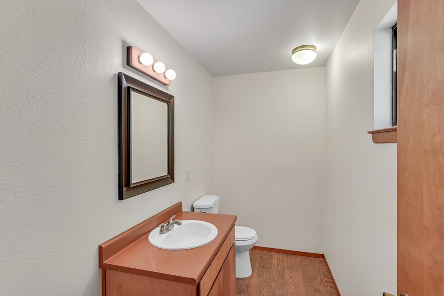 More Photos Of 874 Henry St, Arnold Office For Sale