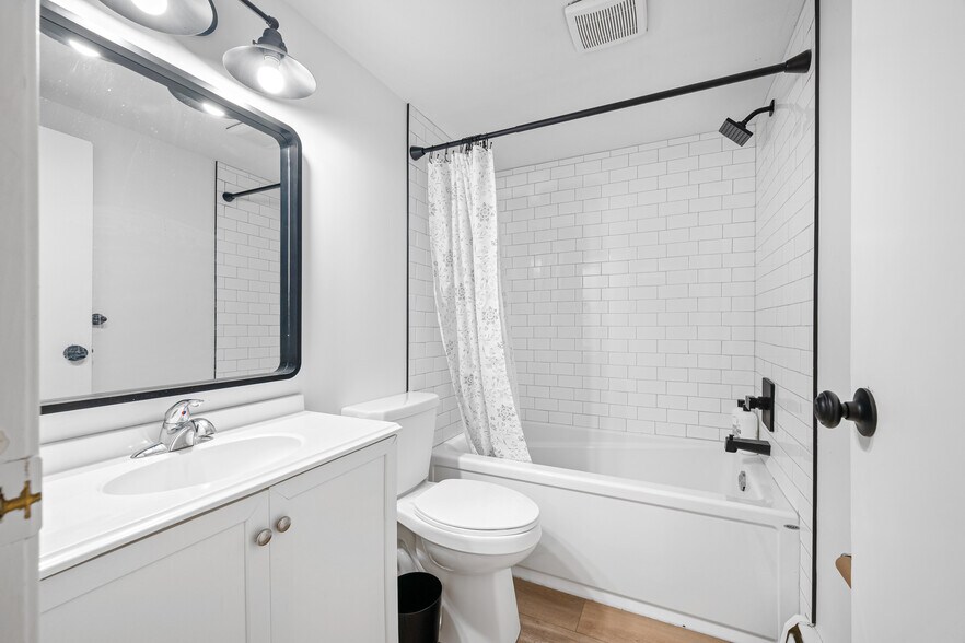 More Photos Of 4504 56A Av, Lloydminster Apartments For Sale