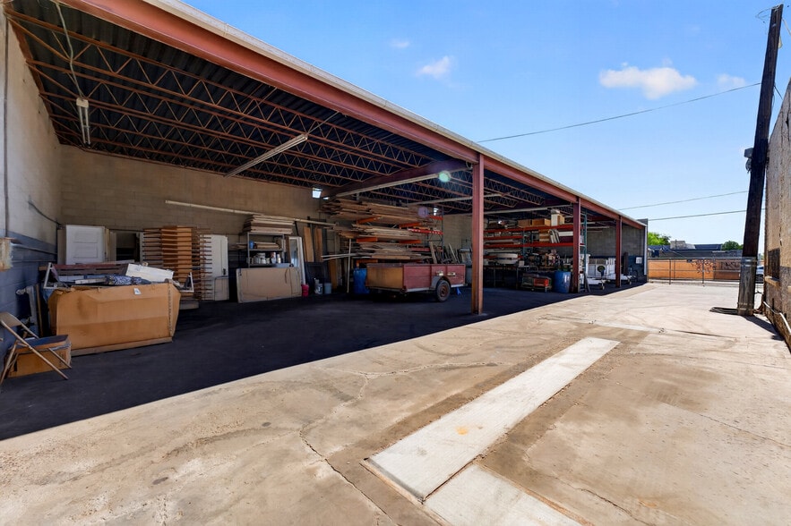 More Photos Of 3902 S Central Ave, Phoenix Service For Sale
