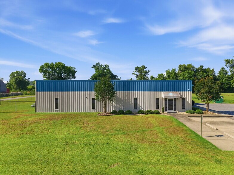 More Photos Of 3655 Peace St, Farmville Industrial For Lease
