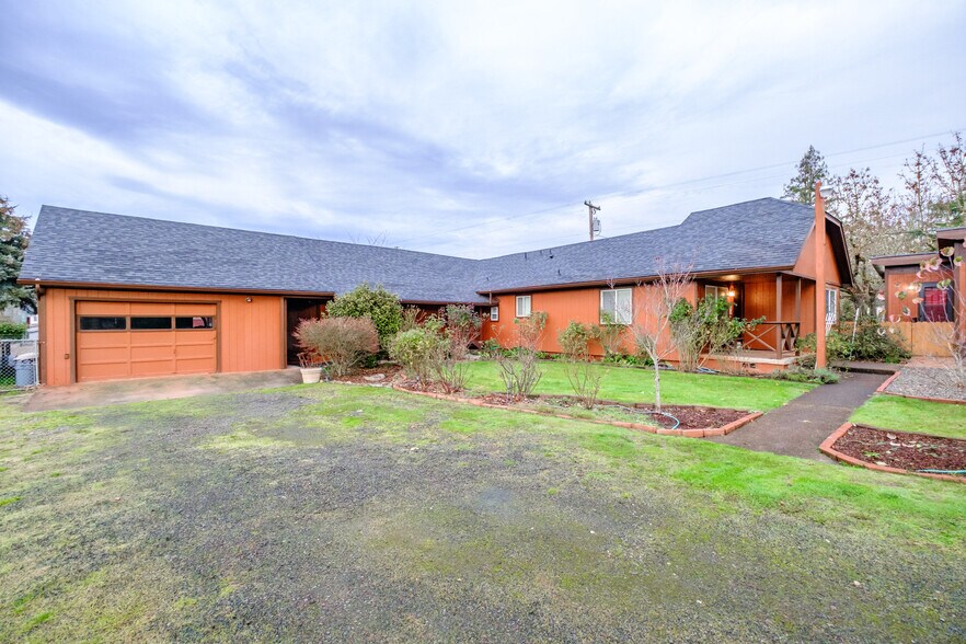More Photos Of 909 Curry Rd, Roseburg Specialty For Sale