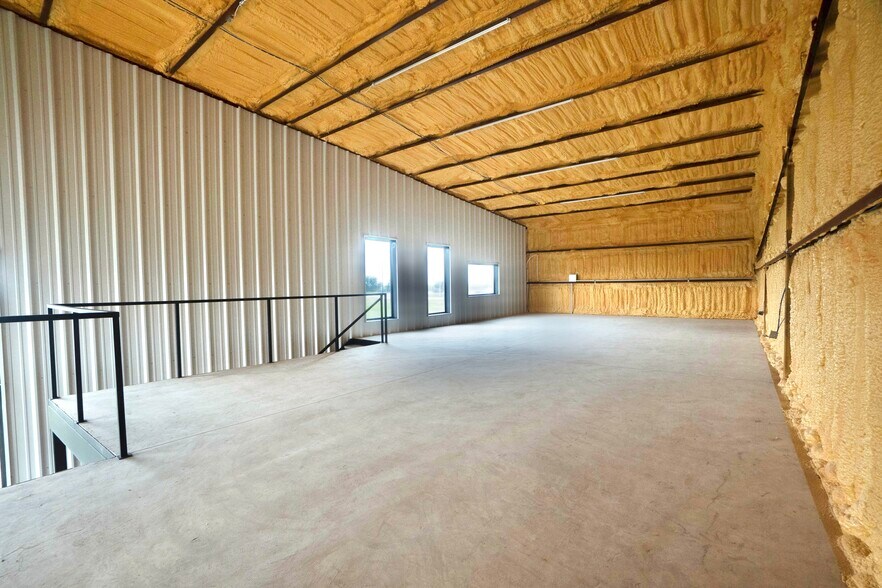 More Photos Of 181 Ninety Four Ln, Taylor Light Manufacturing For Sale