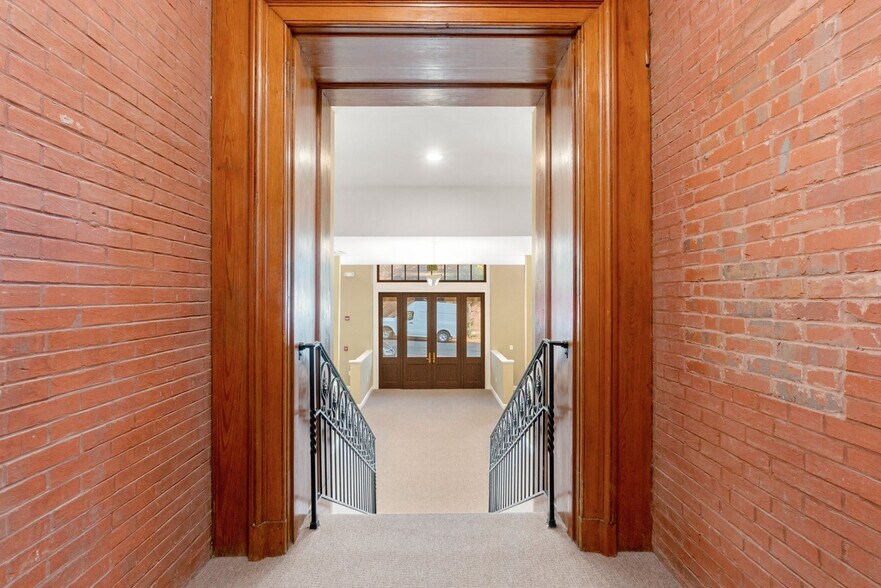 More Photos Of 3355 Keswick Rd, Baltimore Loft Creative Space For Sale