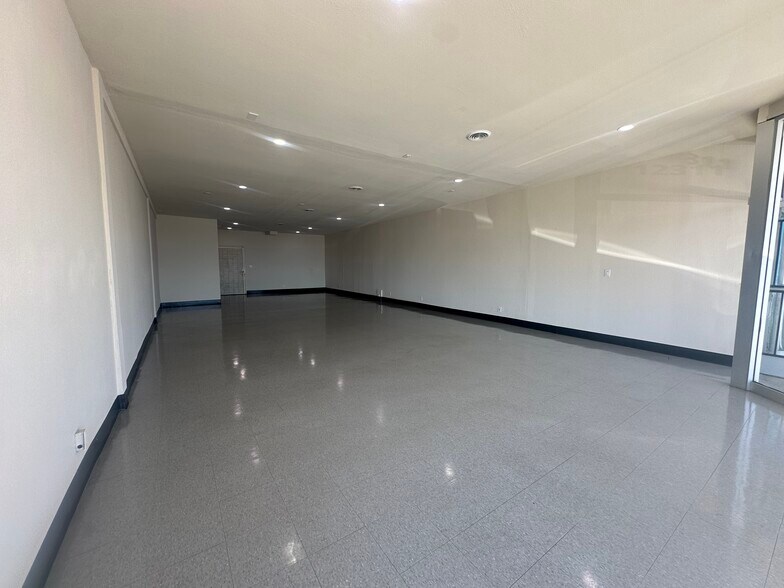 More Photos Of 12301-1232 Westminster Ave, Santa Ana Storefront Retail Office For Lease